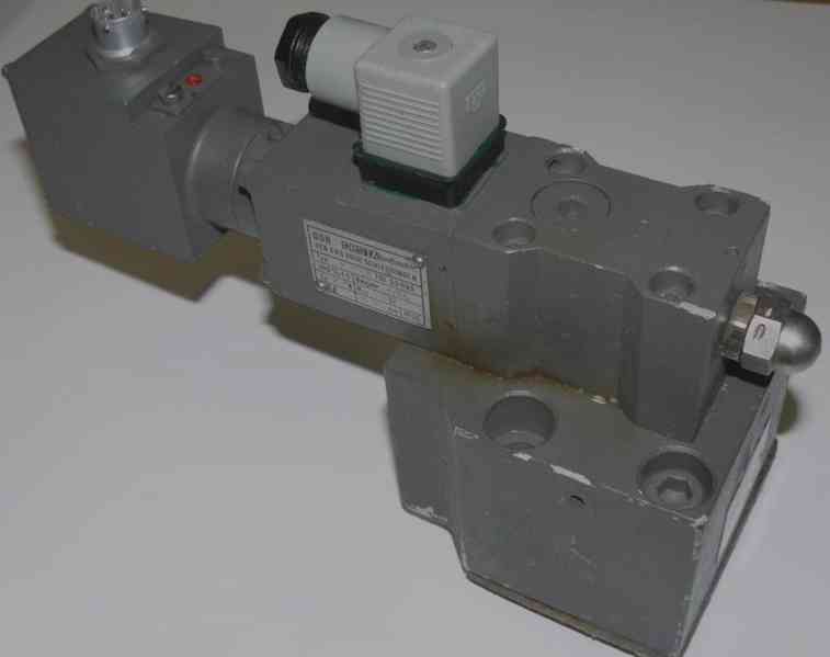 Rozvaděč hydraulický s elektronikou P45-W TGL 55090 ORTHA. - foto 1