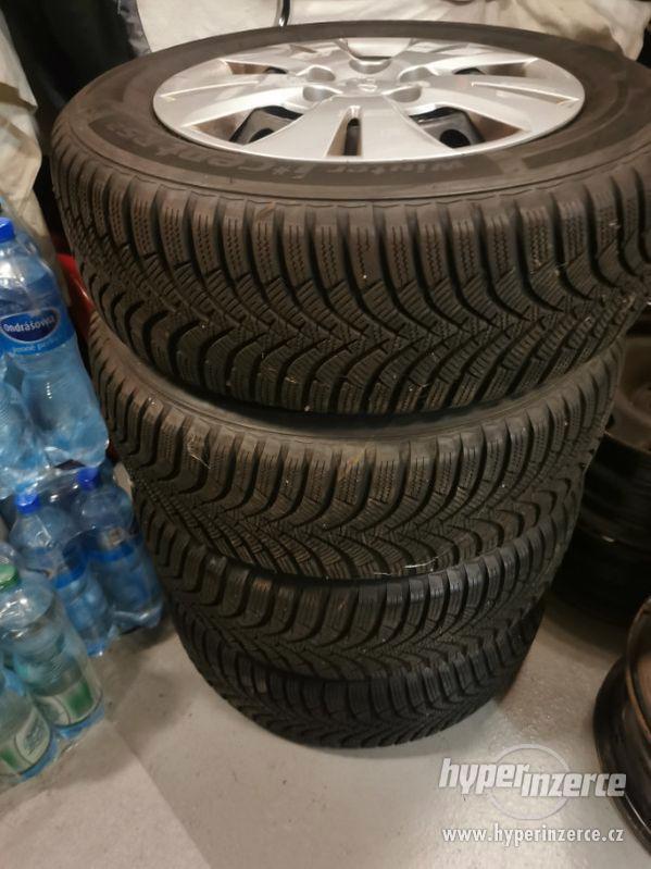 195/65R15 zimní Hyundai Ix20,  Kia Venga  6x15 ET48 5x114,3 - foto 1