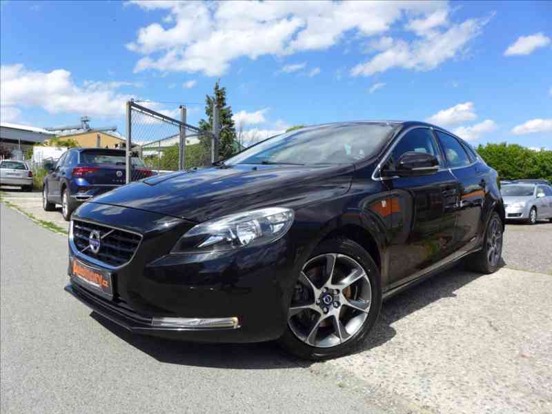 Volvo V40 2,0 D3 110KW OCEAN RACE - foto 1