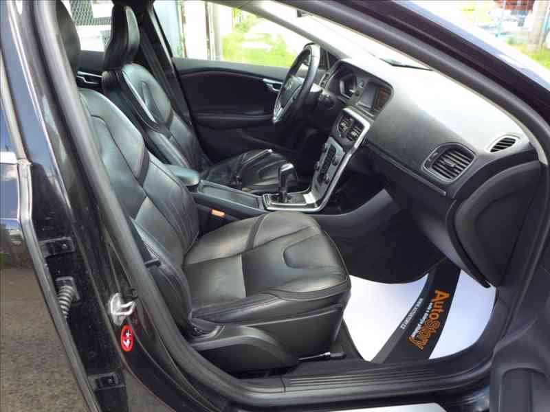 Volvo V40 2,0 D3 110KW OCEAN RACE - foto 10