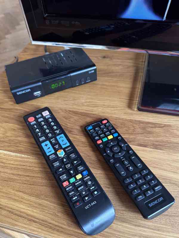 LCD televizor Samsung LE40C650 / 40“ / 1920x1080 / 100Hz - foto 3