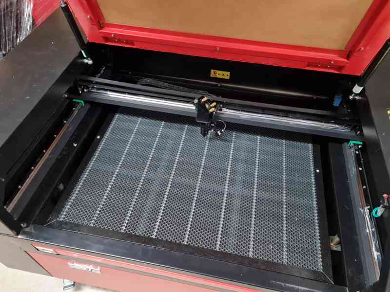 Novy CO2 laser 80W plocha 700x500mm, gravírka - foto 3