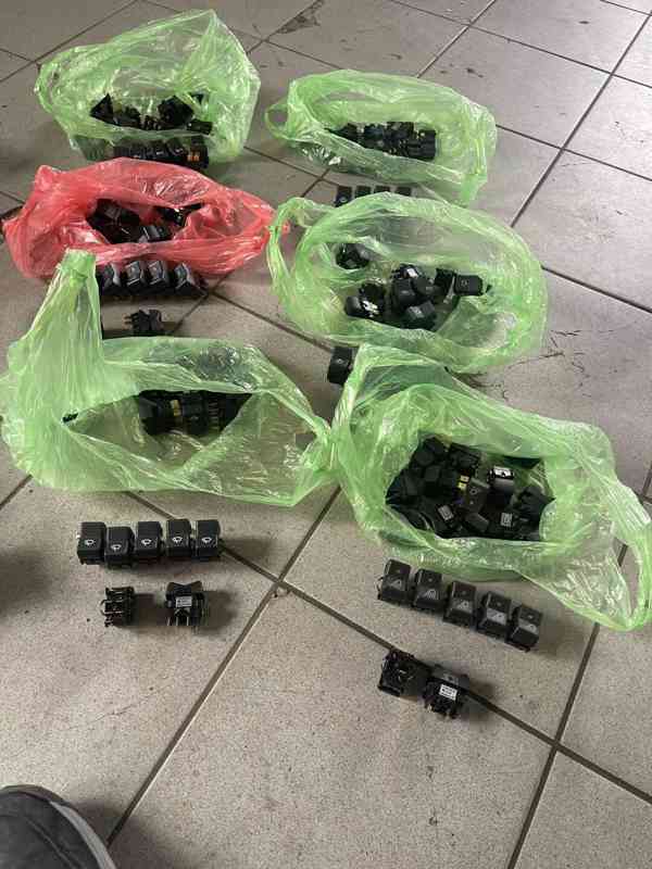 Spínače panelovy, zamek zapalovani na traktor Belarus - foto 11