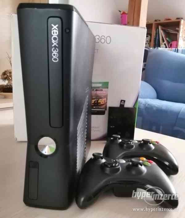 Prodám Xbox 360,dva bezdrátové ovládače,6orginál her atd. - foto 1