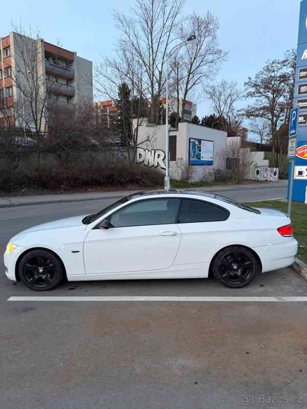 BMW Řada 3 2,0   (E92) - foto 2