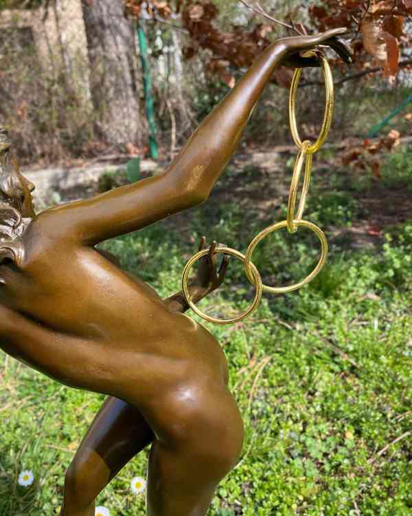 Bronzová socha soška - Tanečnice s kroužky - foto 9