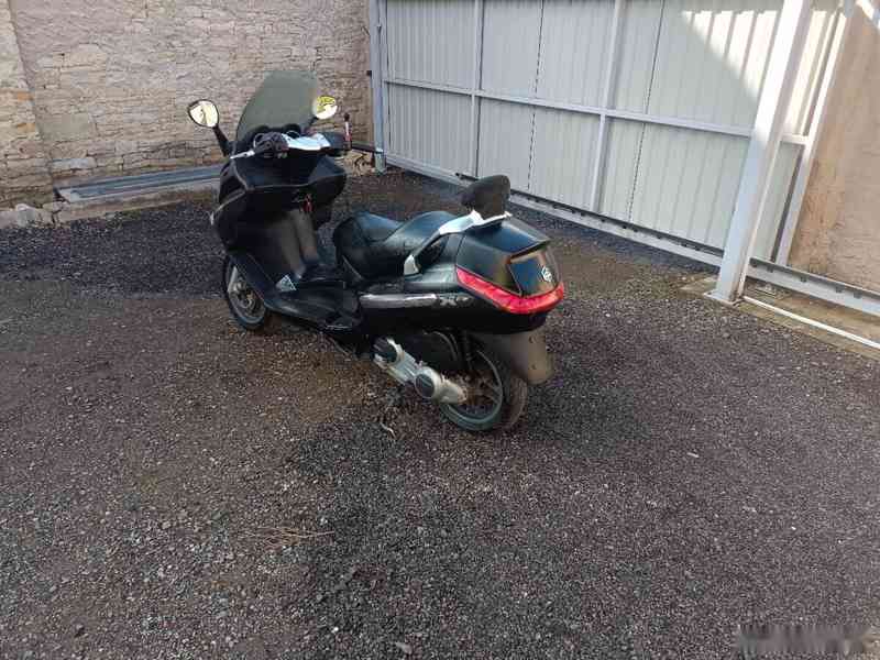 Piaggio xevo 125 cz doklady v ceně. - foto 3