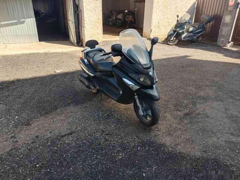Piaggio xevo 125 cz doklady v ceně. - foto 4
