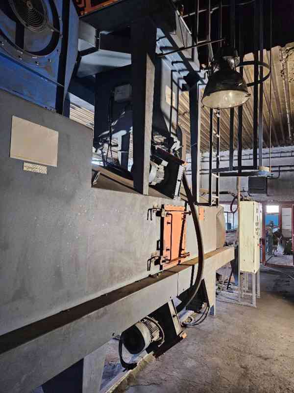 Průběžný trskač TTP 1000/600mm, tryskací stroj s turbínami. - foto 2
