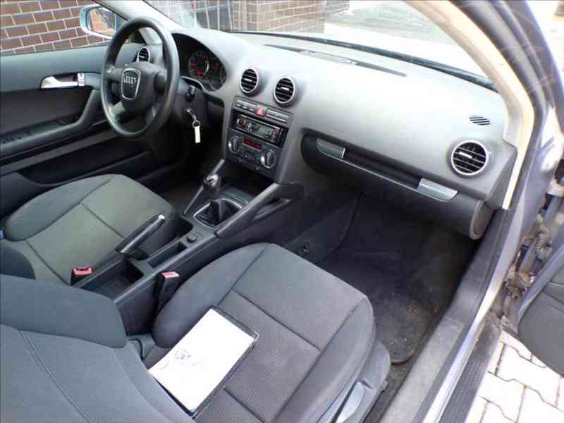 Audi A3 1,6 i KLIMATIZACE - foto 11