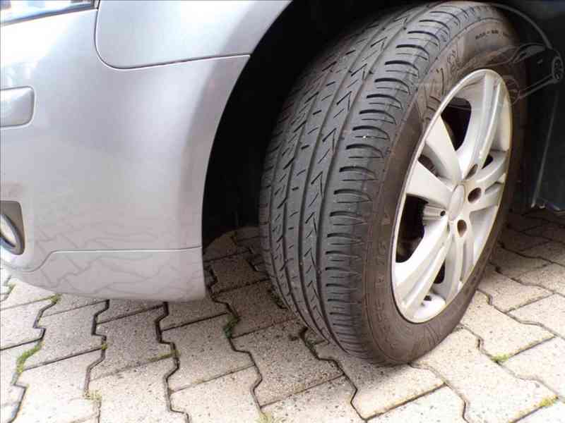 Audi A3 1,6 i KLIMATIZACE - foto 17