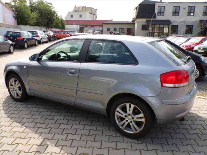 Audi A3 1,6 i KLIMATIZACE - foto 4