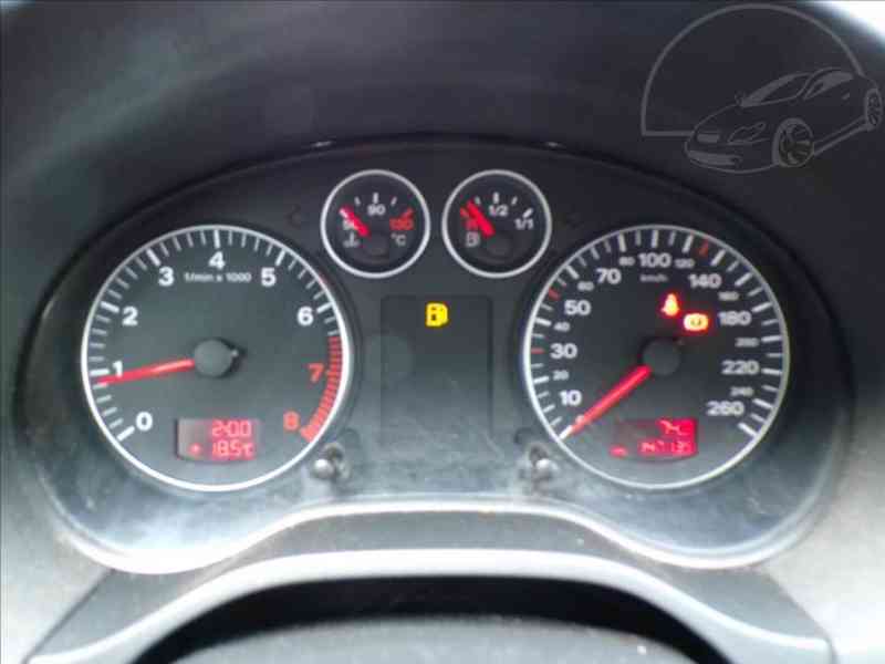 Audi A3 1,6 i KLIMATIZACE - foto 6