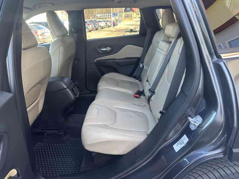 Jeep Cherokee 2.2 CRD 4x4/147kW/Automat/1MAJ - foto 12