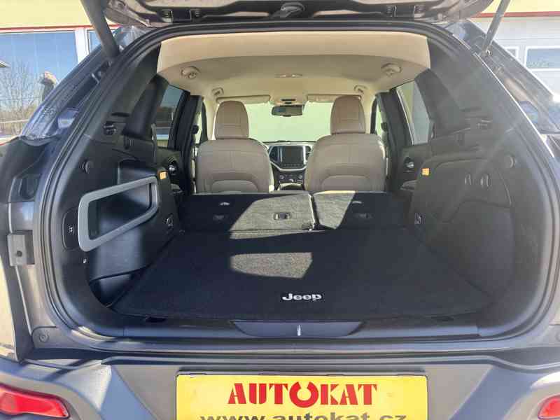 Jeep Cherokee 2.2 CRD 4x4/147kW/Automat/1MAJ - foto 18