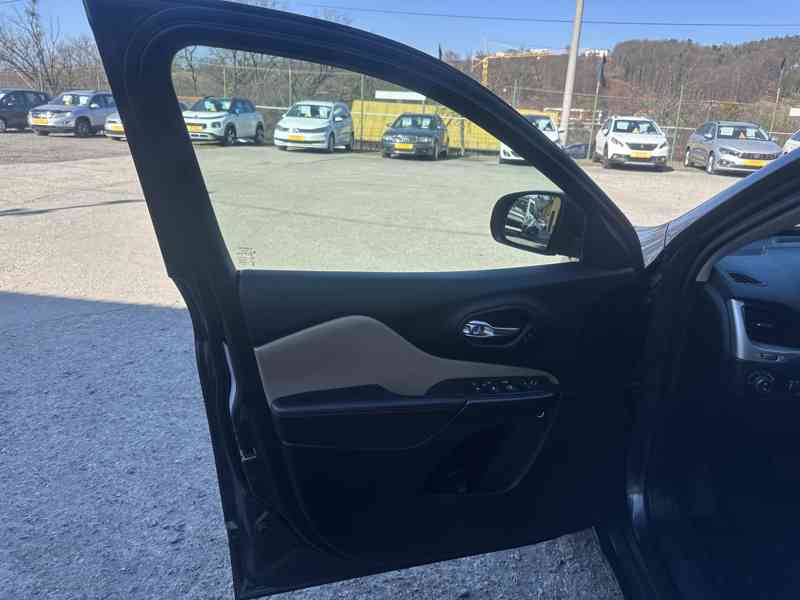 Jeep Cherokee 2.2 CRD 4x4/147kW/Automat/1MAJ - foto 11
