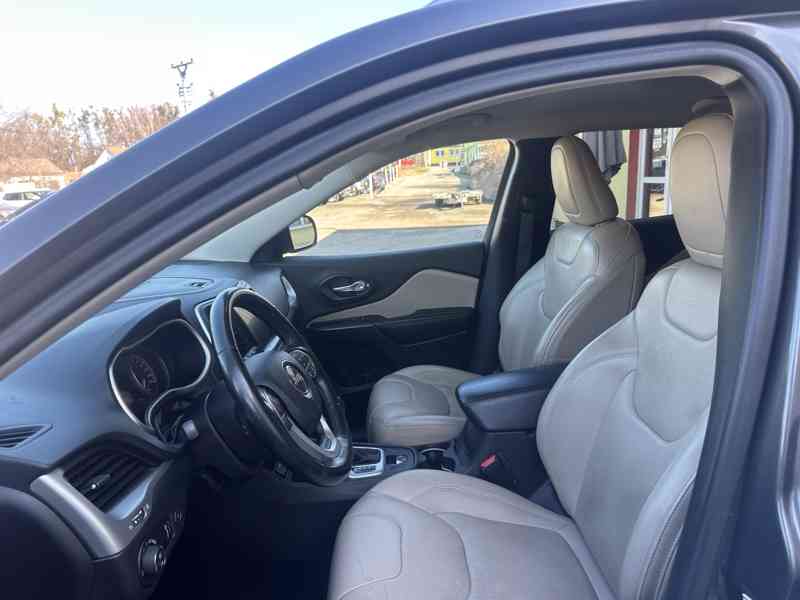 Jeep Cherokee 2.2 CRD 4x4/147kW/Automat/1MAJ - foto 10