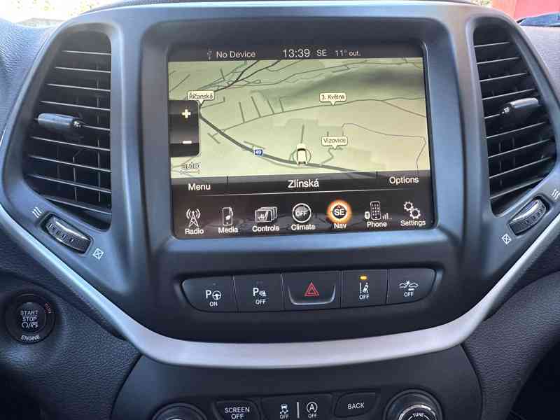 Jeep Cherokee 2.2 CRD 4x4/147kW/Automat/1MAJ - foto 31