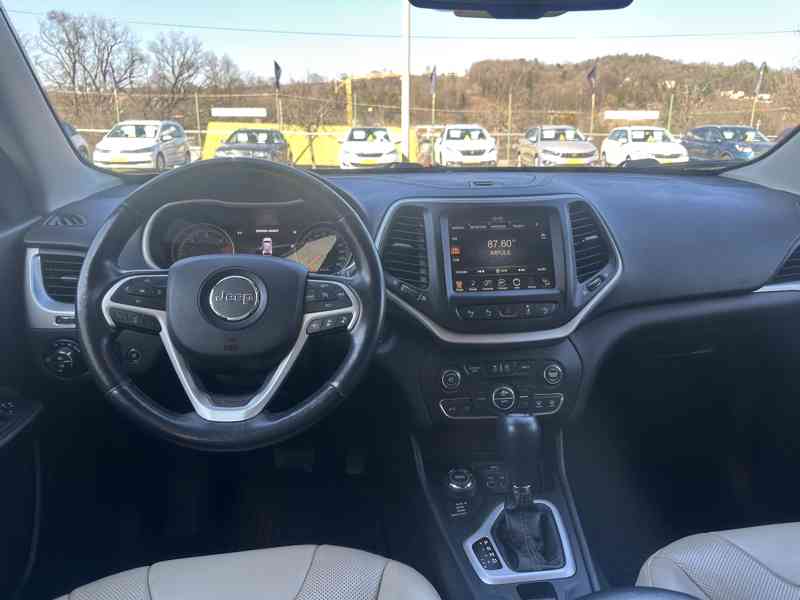 Jeep Cherokee 2.2 CRD 4x4/147kW/Automat/1MAJ - foto 24