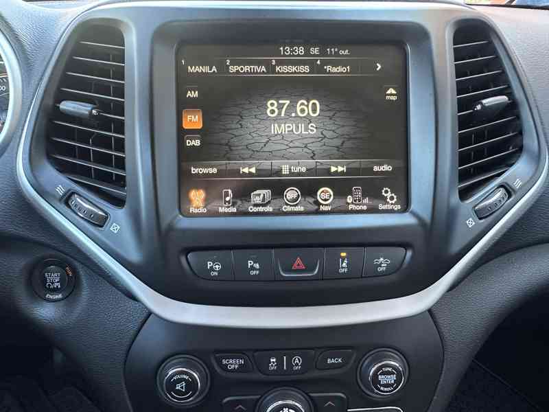 Jeep Cherokee 2.2 CRD 4x4/147kW/Automat/1MAJ - foto 27