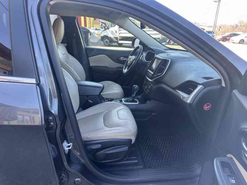 Jeep Cherokee 2.2 CRD 4x4/147kW/Automat/1MAJ - foto 21