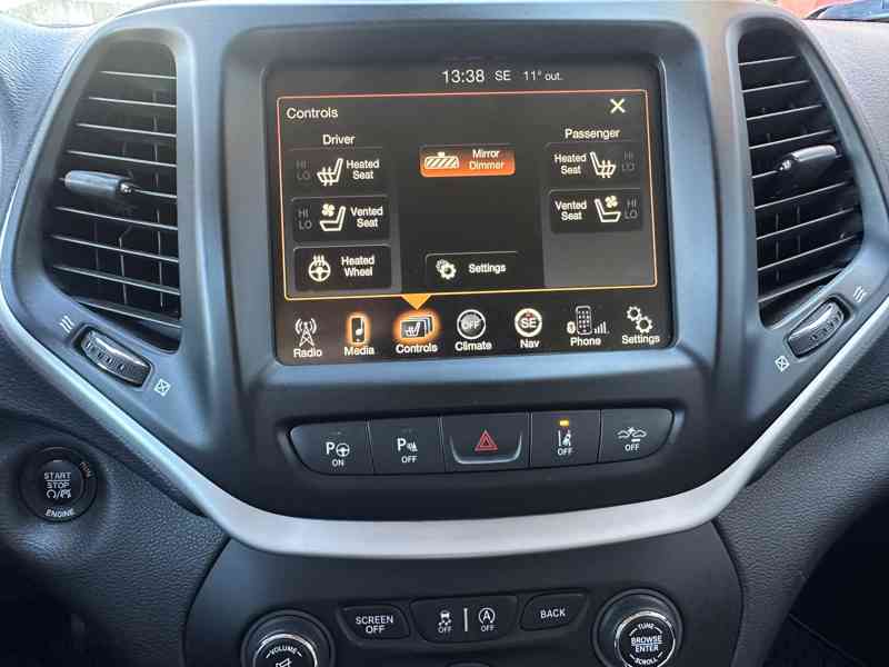 Jeep Cherokee 2.2 CRD 4x4/147kW/Automat/1MAJ - foto 29