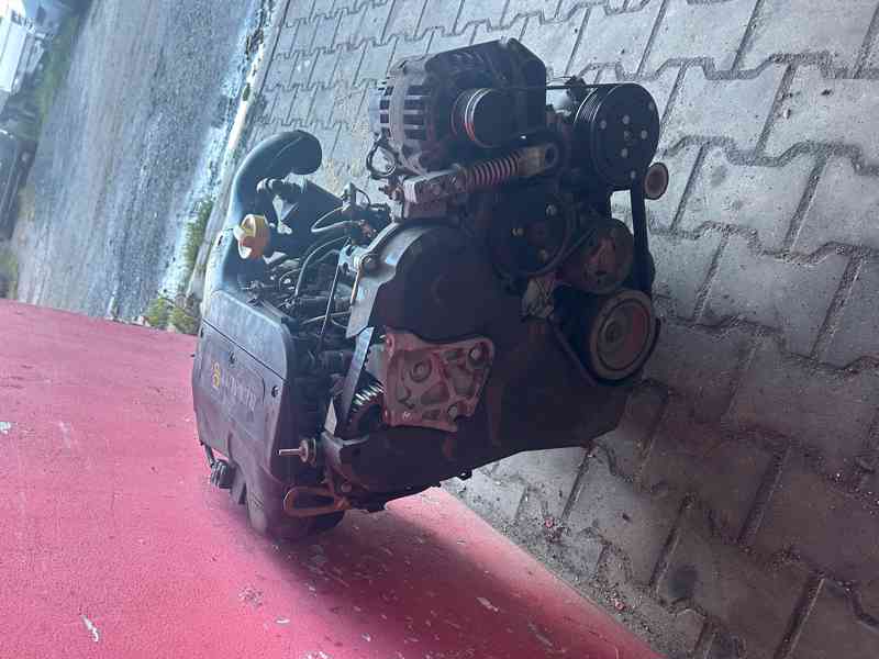 Motor 1,9 DCI F9Q Renault Megane Scenic kompletní - foto 2