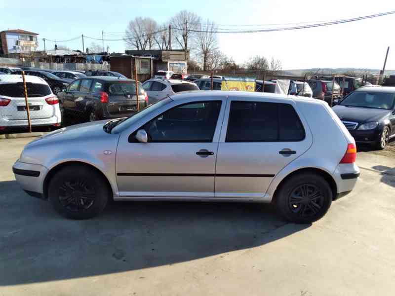 VOLKSWAGEN GOLF 1.6 16V BASIS 77kW ČR,SERVISKA - foto 4