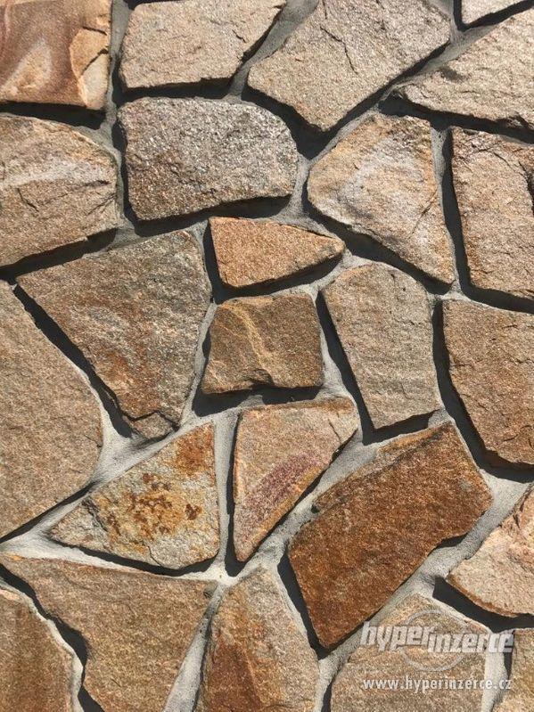 Obklad z přírodního kamene(přírodní kamen , fasáda, krb) - foto 2