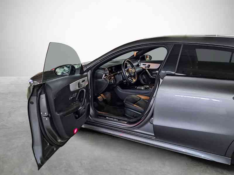 Mercedes-Benz CLA 200 AMG / 163 CV - foto 8