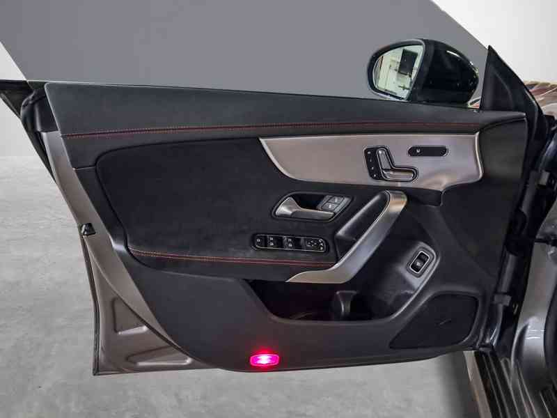 Mercedes-Benz CLA 200 AMG / 163 CV - foto 9
