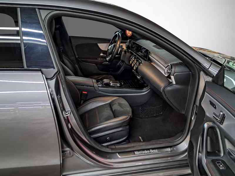 Mercedes-Benz CLA 200 AMG / 163 CV - foto 11