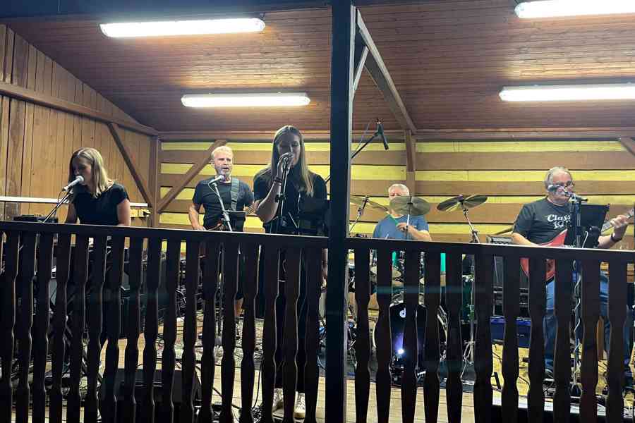 SKELET - kapela na letní zábavu, oslavu, táborák - foto 14