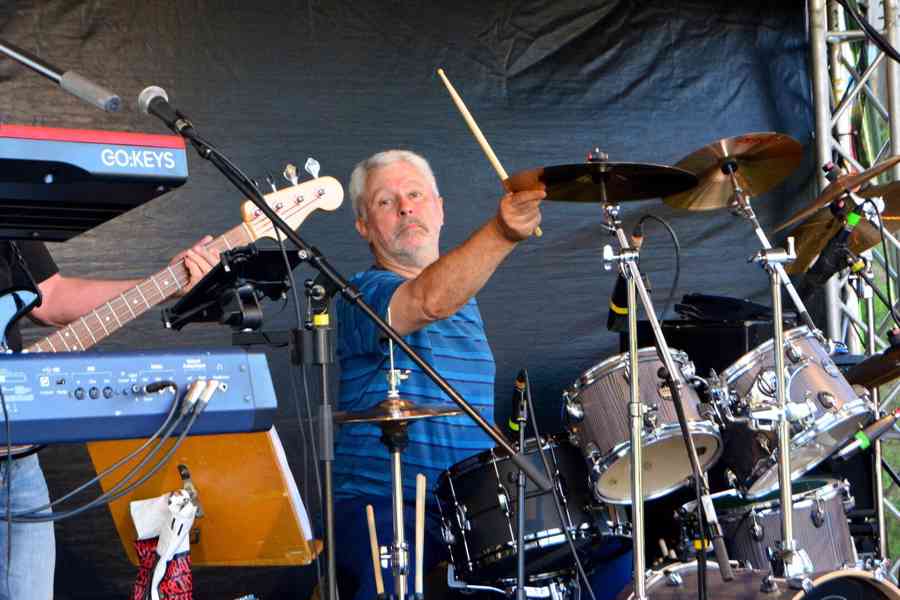 SKELET - kapela na letní zábavu, oslavu, táborák - foto 9