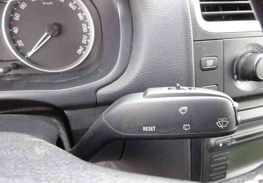 Škoda Fabia 1.4 16v r.v.2008 (63 kw) ČR stk:1/2028 - foto 10