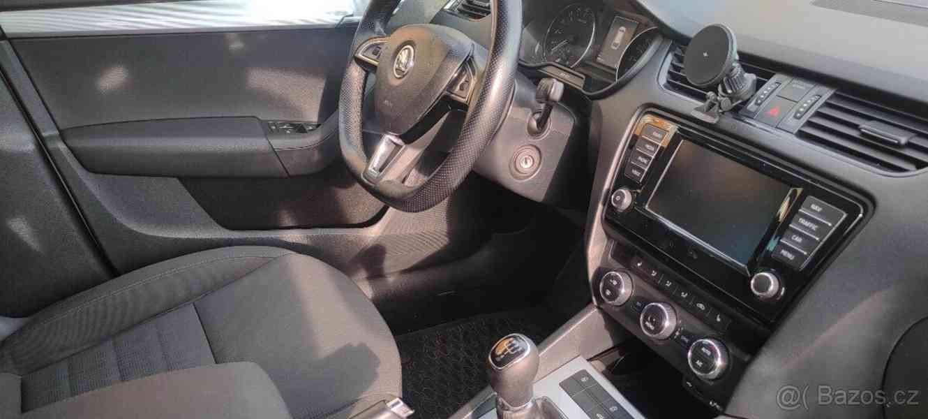Škoda Octavia 1,6 - foto 6