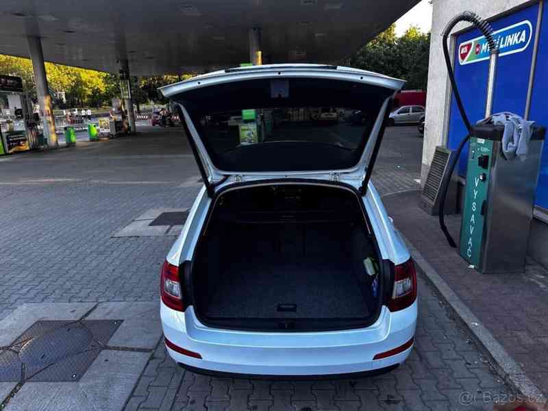 Škoda Octavia 1,6 - foto 17
