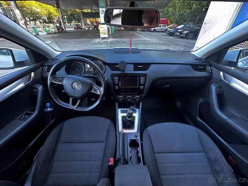 Škoda Octavia 1,6 - foto 19