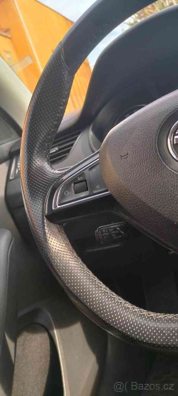 Škoda Octavia 1,6 - foto 7