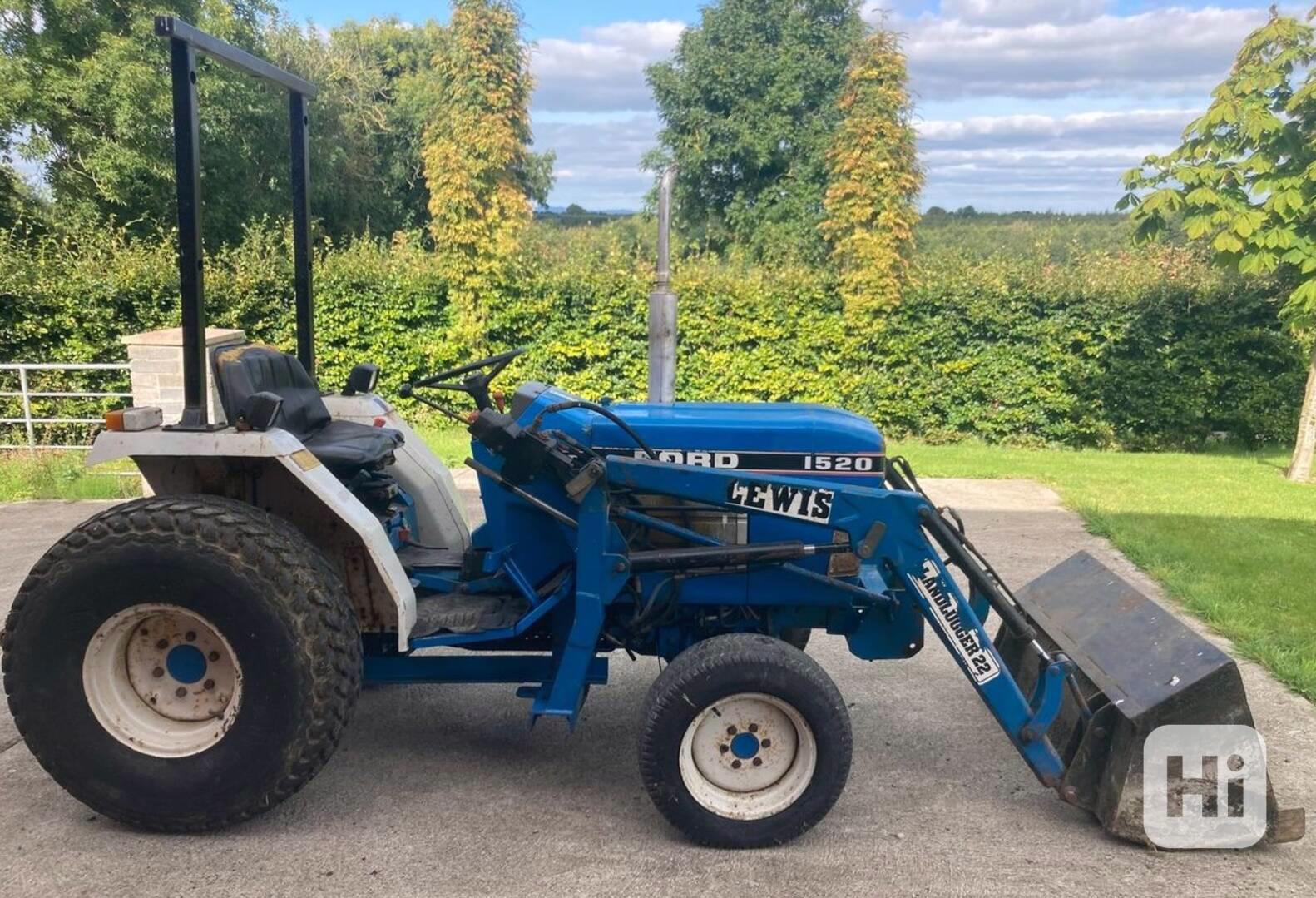 Kompaktný traktor Ford 1520 c/w Nakladač - foto 1