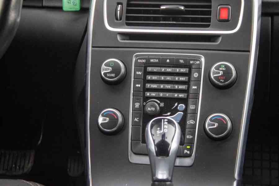 Volvo V60 D2 2.0L 120k Base Geartronic - foto 16