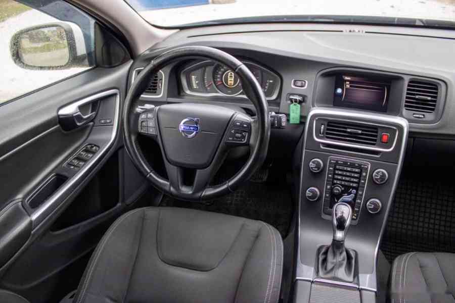 Volvo V60 D2 2.0L 120k Base Geartronic - foto 11