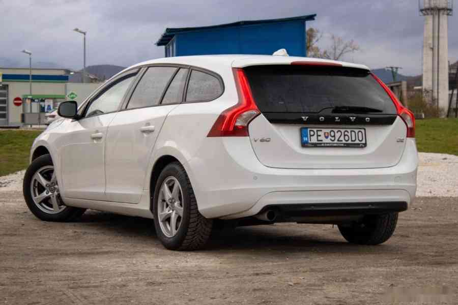 Volvo V60 D2 2.0L 120k Base Geartronic - foto 5