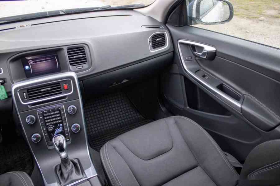 Volvo V60 D2 2.0L 120k Base Geartronic - foto 12