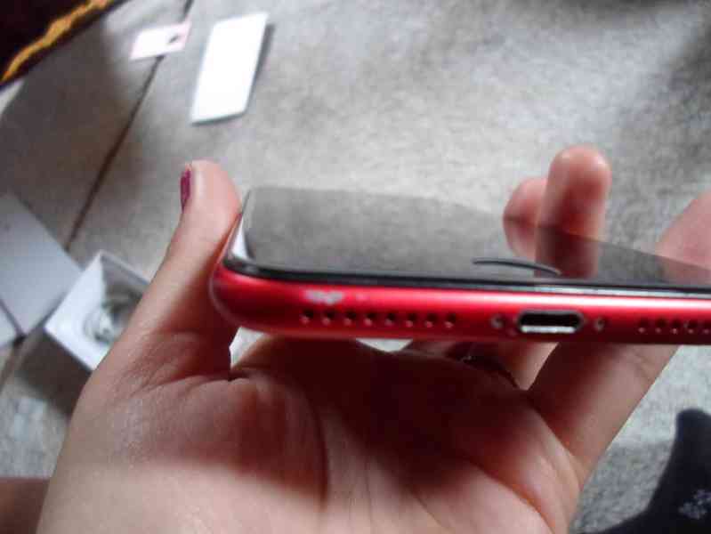 iPhone 8 plus red 256gb - foto 4