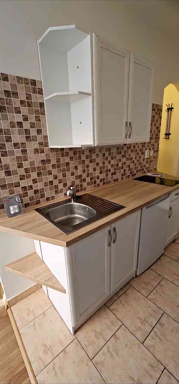 Pronájem garsonky Plzni bez provize zprostředkovatelů. - foto 4