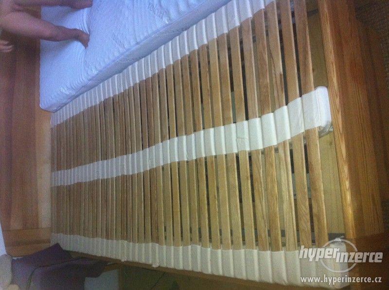 Zvýšená manželská postel Bali borovice, výška 50 cm - foto 6