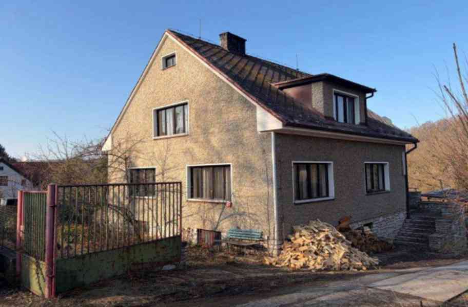 RD Český Šternberk 4+1, už. pl. 163,12 m2, poz. 760 m2 - foto 1