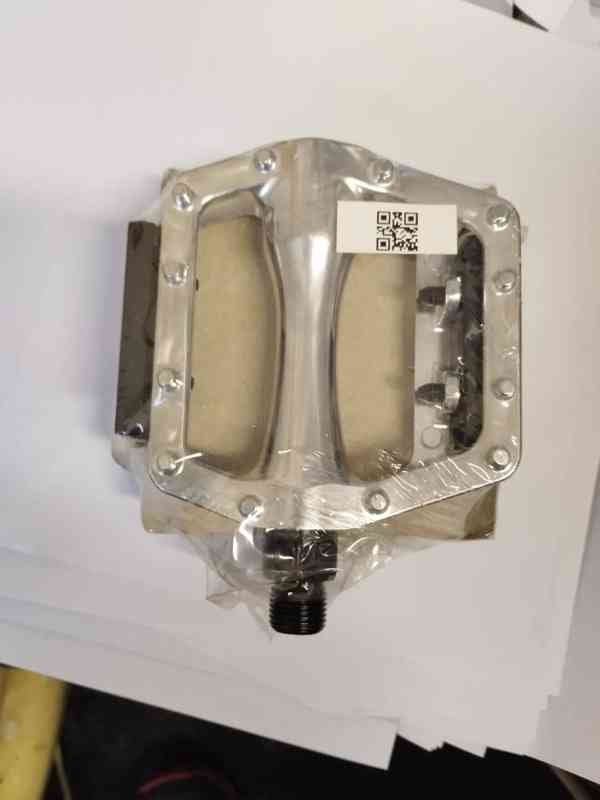 Pedály FORCE FREE hliníkové, stříbrné - foto 2