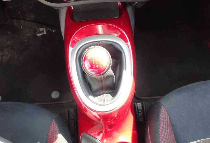 Nissan Juke 1.2 DIG-T r.v.2016 1.Maj.serv.kníž.ČR (85 kw) - foto 11